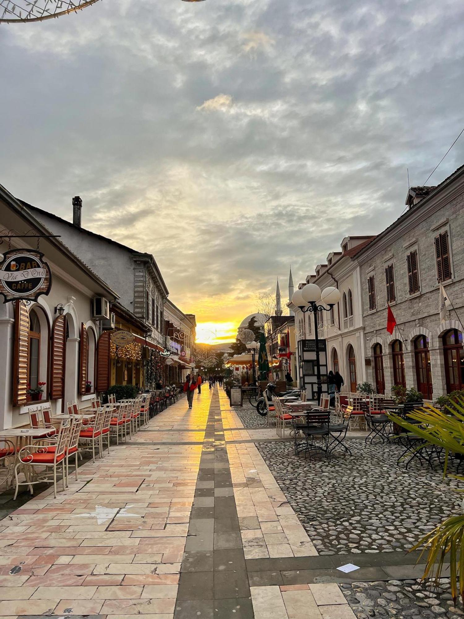 Xhiro N'Shkoder Apartments ภายนอก รูปภาพ
