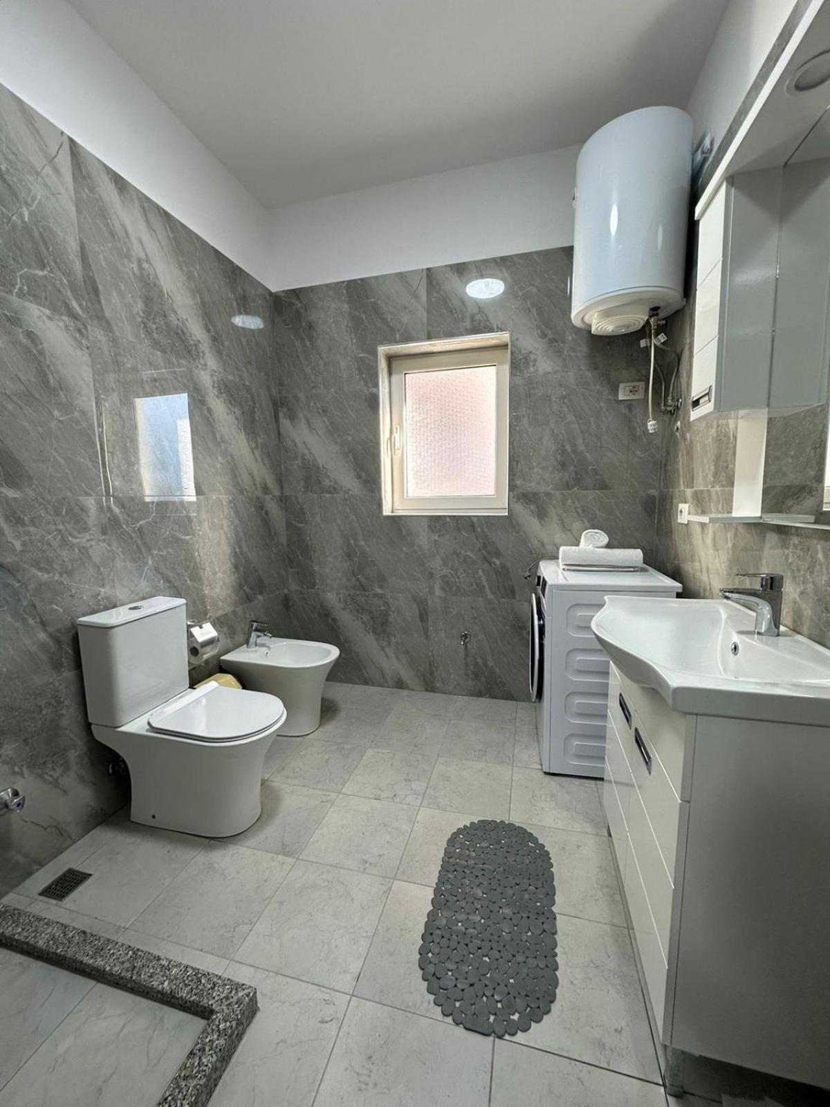Xhiro N'Shkoder Apartments ภายนอก รูปภาพ
